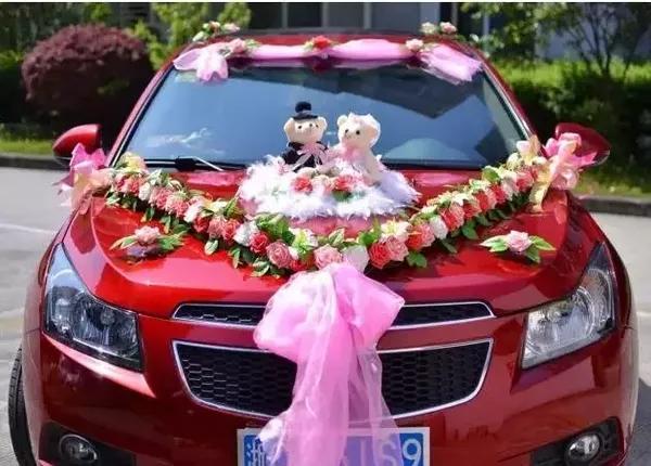 最新婚車車型盤點(diǎn)，為你的婚禮增添光彩——十一月婚車市場漲價(jià)趨勢